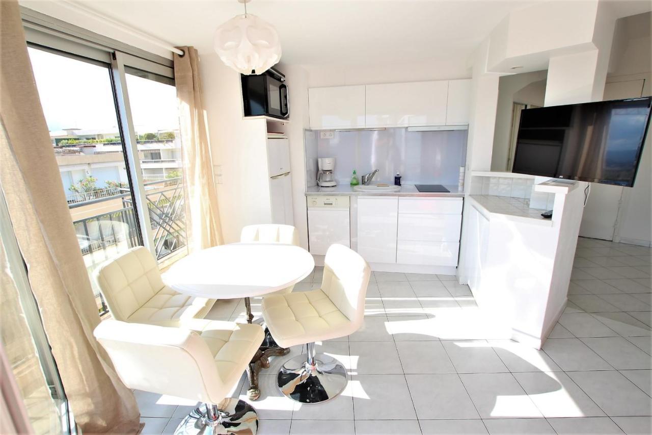 Nice Apartment Last Floor With Terrace And Clear View On The Sea カンヌ エクステリア 写真