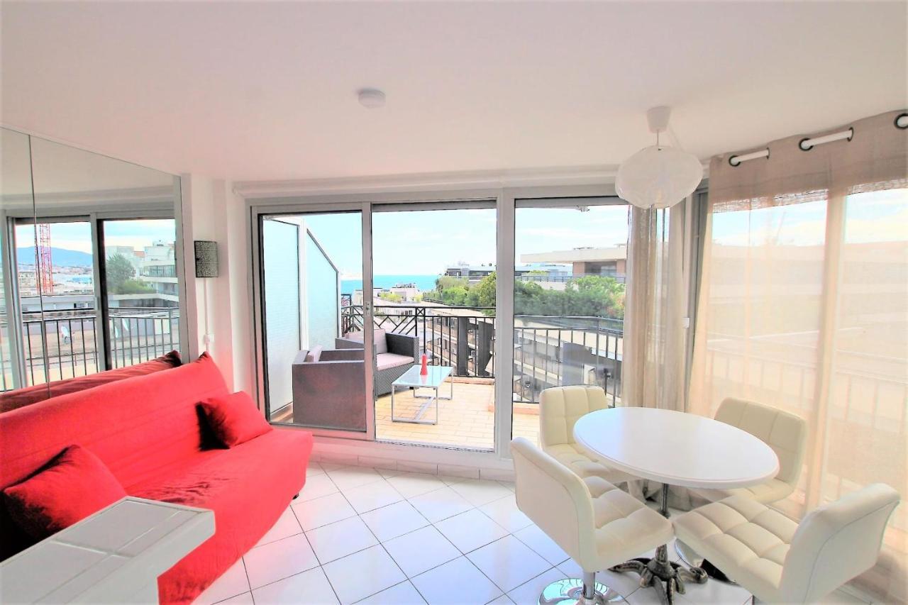 Nice Apartment Last Floor With Terrace And Clear View On The Sea カンヌ エクステリア 写真