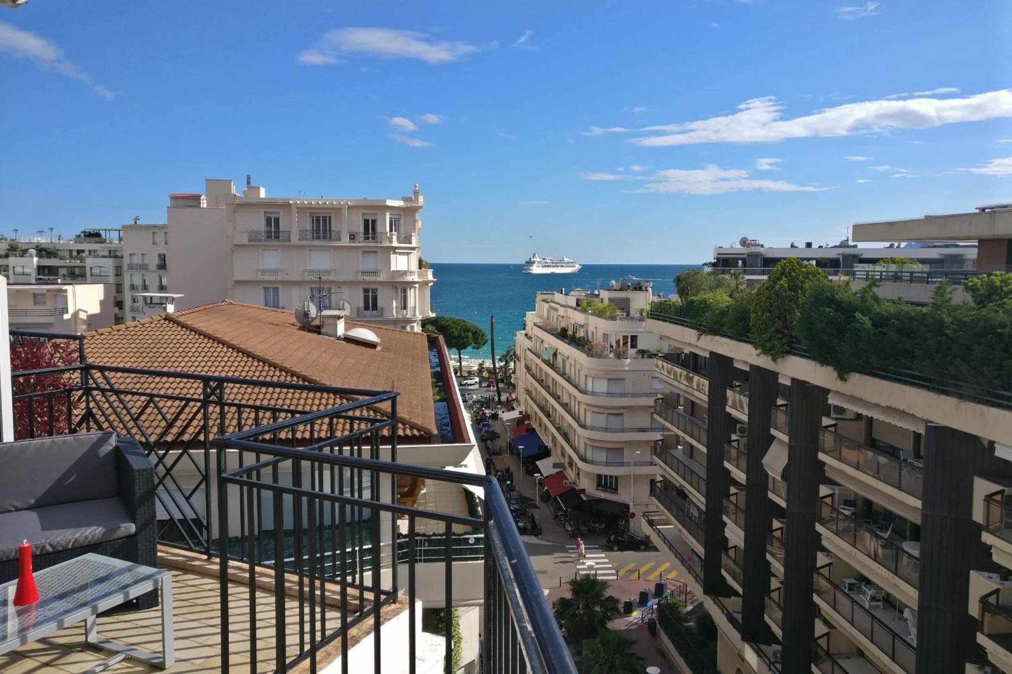 Nice Apartment Last Floor With Terrace And Clear View On The Sea カンヌ 部屋 写真